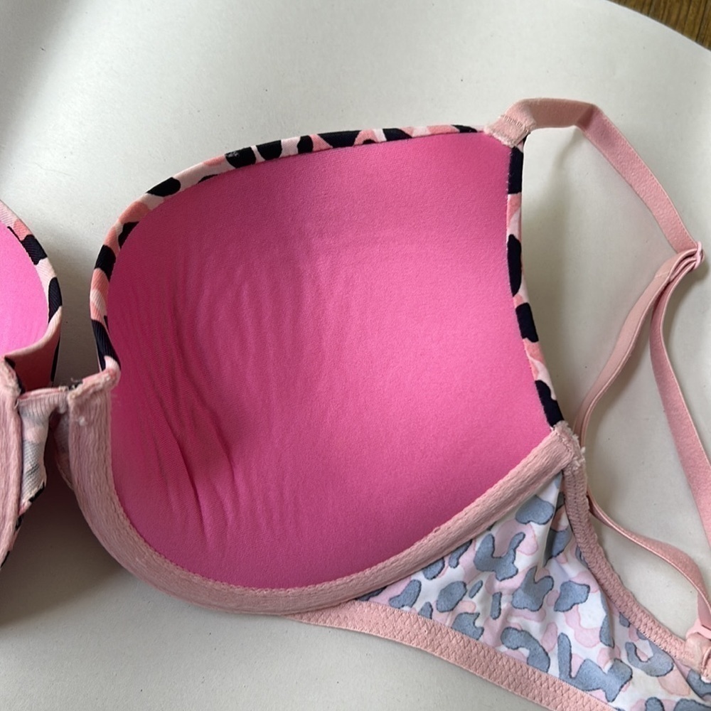 PINK Victoria’s Secret Wear Everywhere Push Up Bra, barbie pink leopard size 32D - Picture 9 of 12